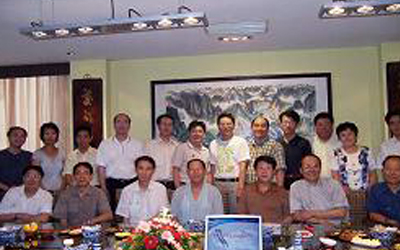 泰豪集团2005年度中期经营工作会议在南昌召开