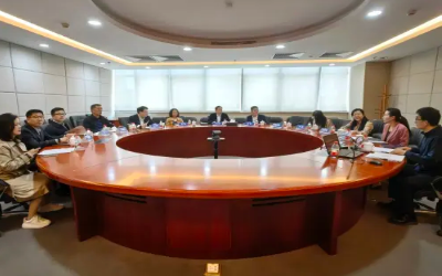上海市黄浦区政协领导一行莅临交流考察